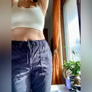 American Eagle stretchy cargo joggers